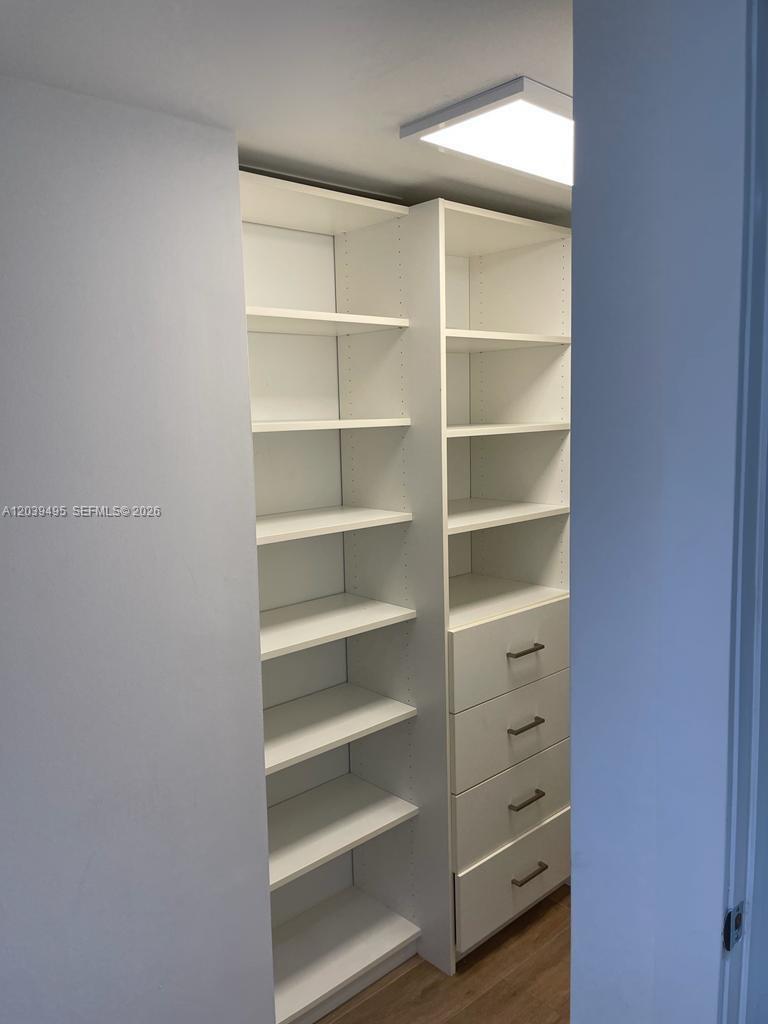 1521 2 / 2 1357 sq. ft. $ 2026-06-18 0 foto