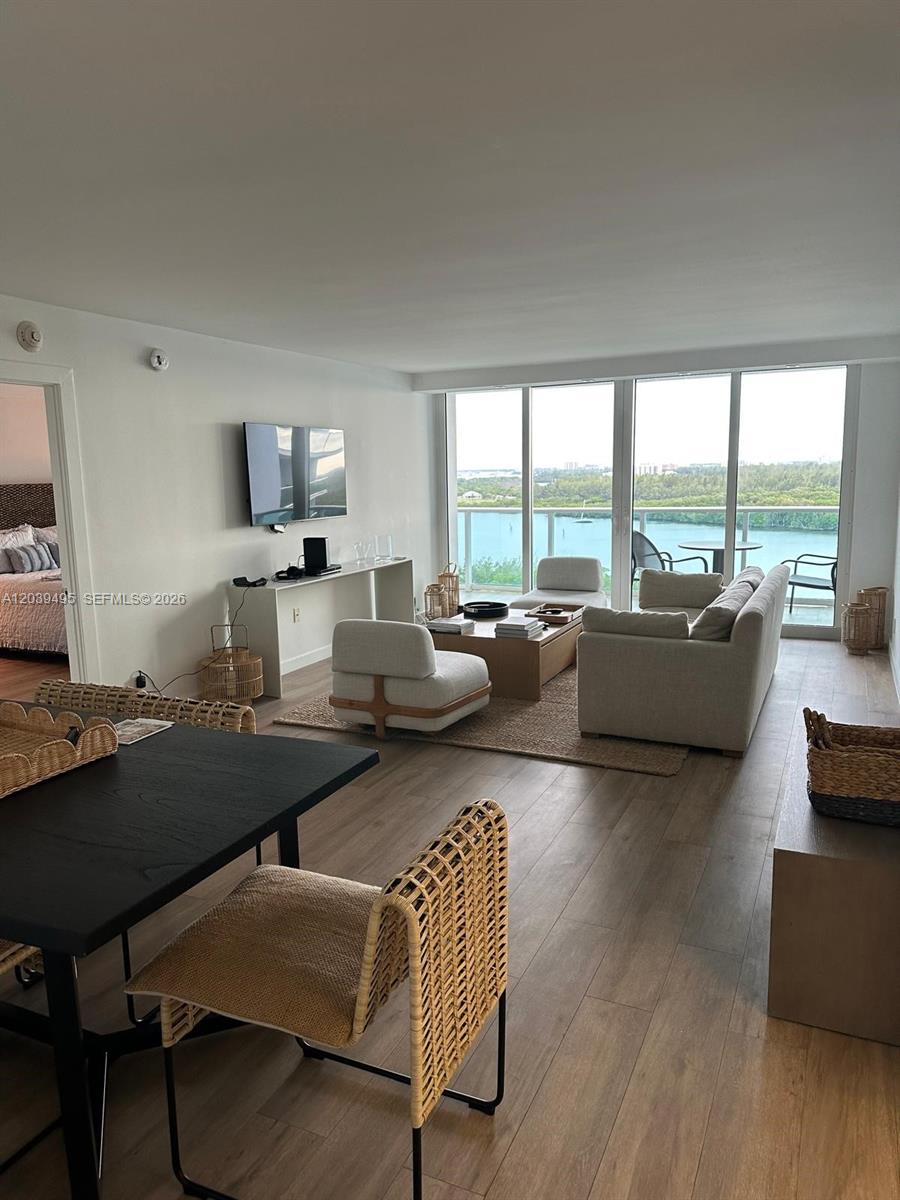 1521 2 / 2 1357 sq. ft. $ 2026-06-18 0 foto