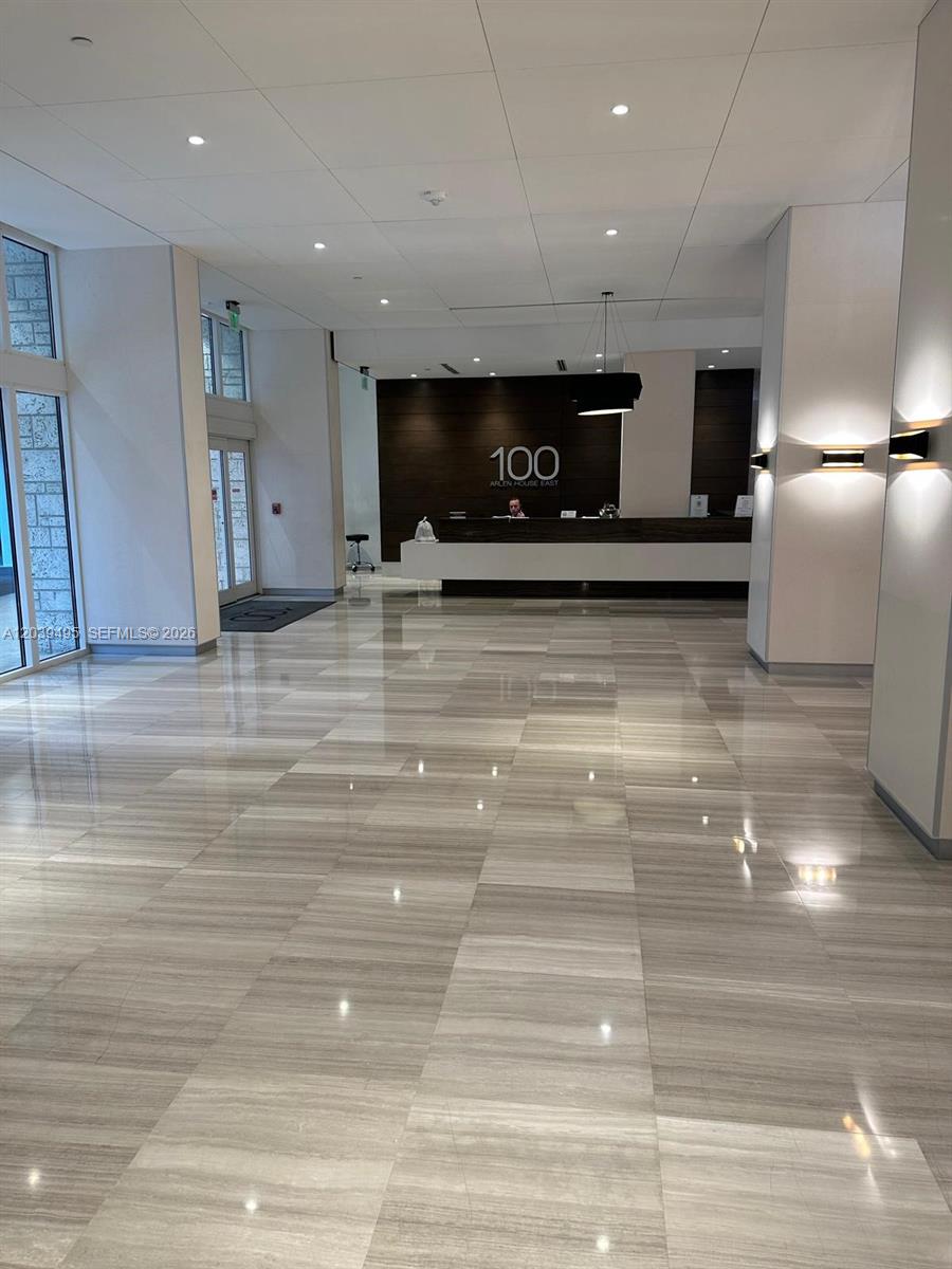 1521 2 / 2 1357 sq. ft. $ 2026-06-18 0 foto
