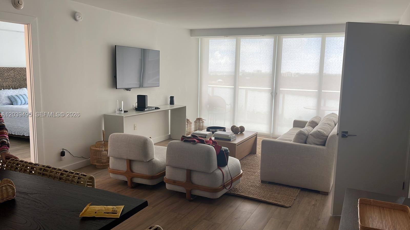 1521 2 / 2 1357 sq. ft. $ 2026-06-18 0 foto