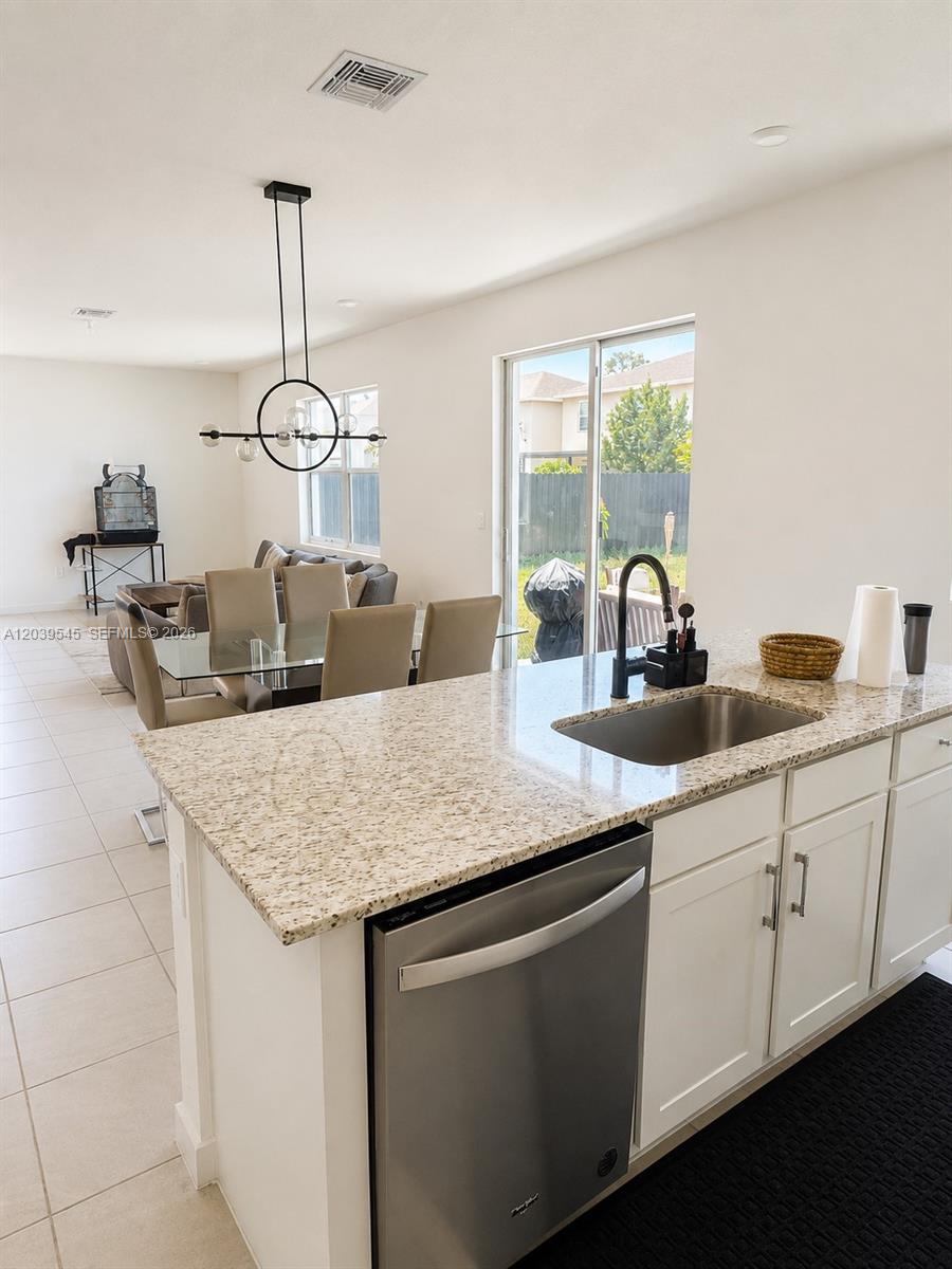 Ver detalles 12909 4 / 3 2544 sq. ft. $ 2026-08-12 0 foto