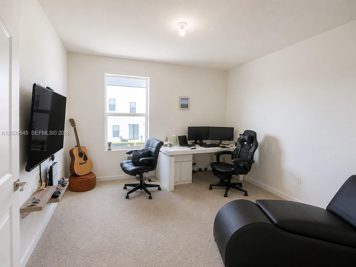 Ver detalles 12909 4 / 3 2544 sq. ft. $ 2026-08-12 0 foto