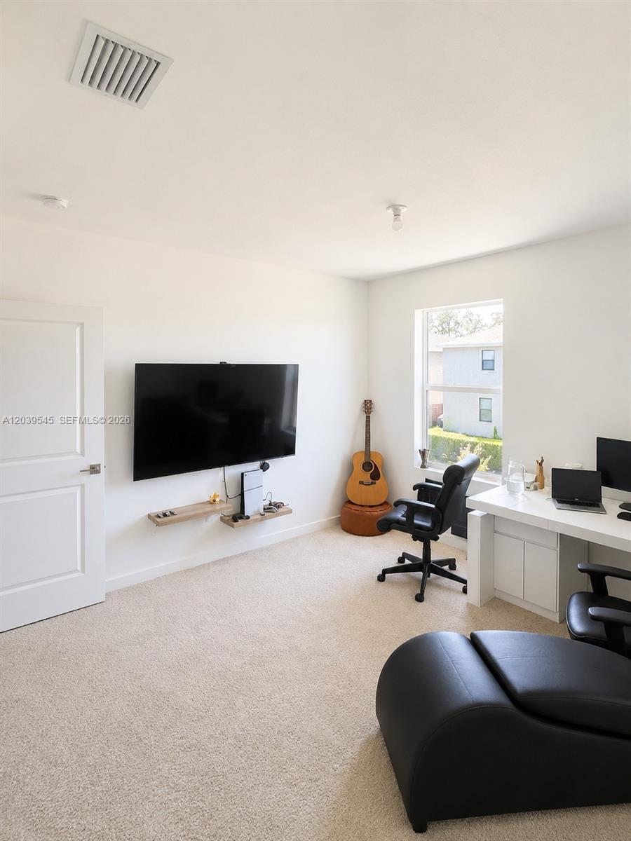 Ver detalles 12909 4 / 3 2544 sq. ft. $ 2026-08-12 0 foto