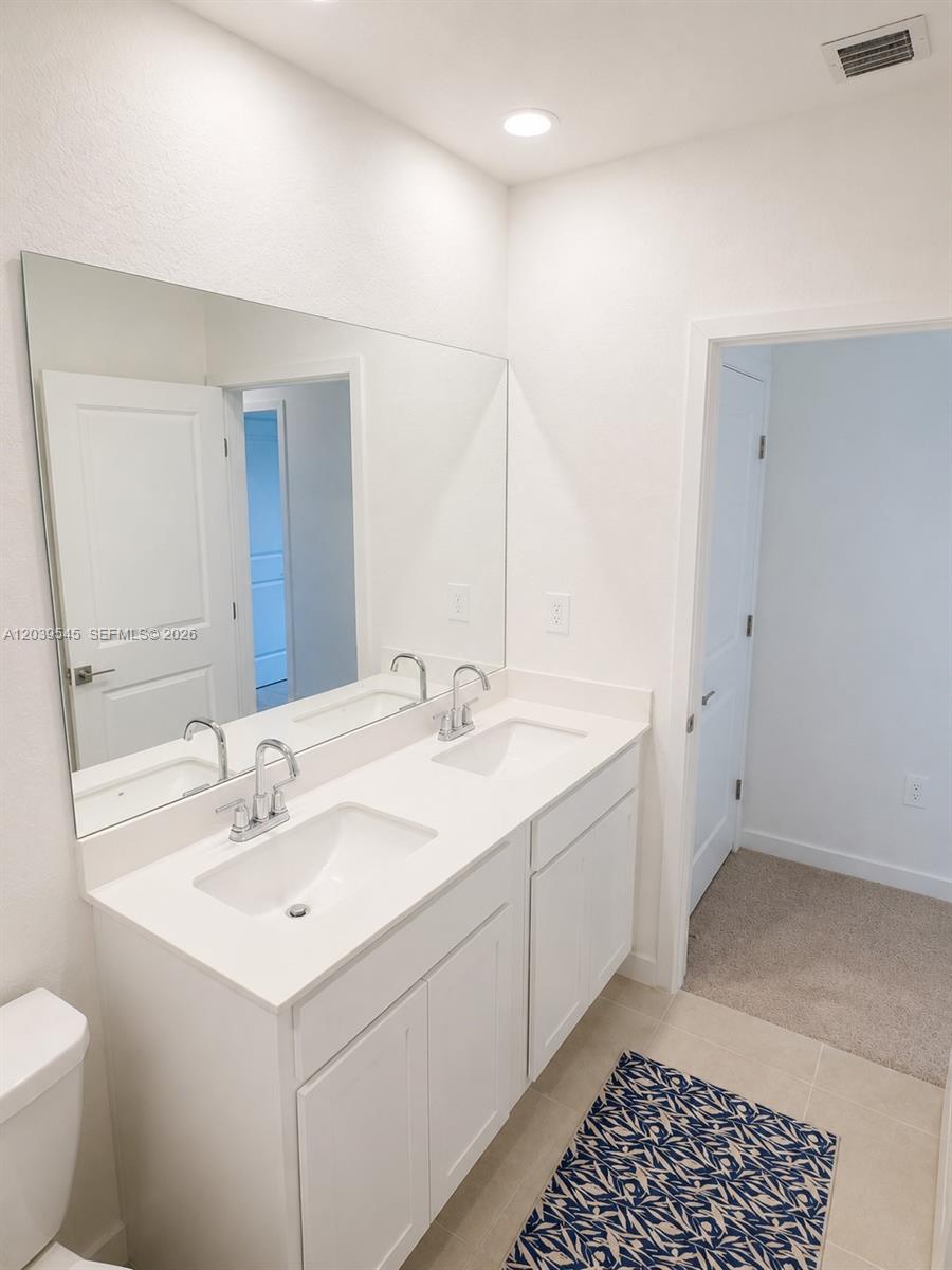 Ver detalles 12909 4 / 3 2544 sq. ft. $ 2026-08-12 0 foto