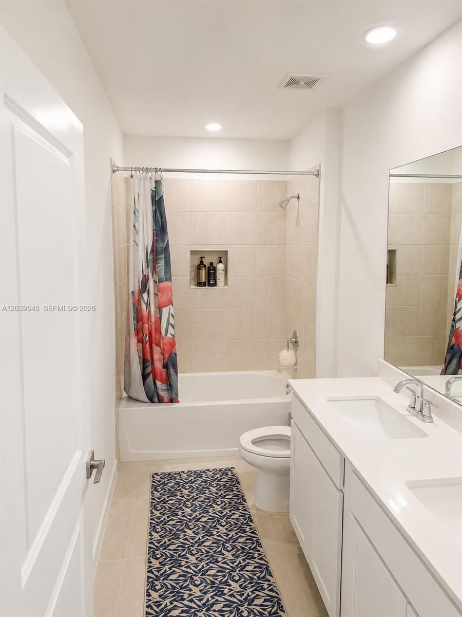 Ver detalles 12909 4 / 3 2544 sq. ft. $ 2026-08-12 0 foto