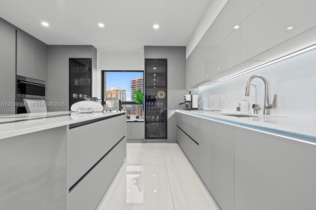 Photo of 19500 Turnberry Way #16B, Aventura, Florida, 33180 -