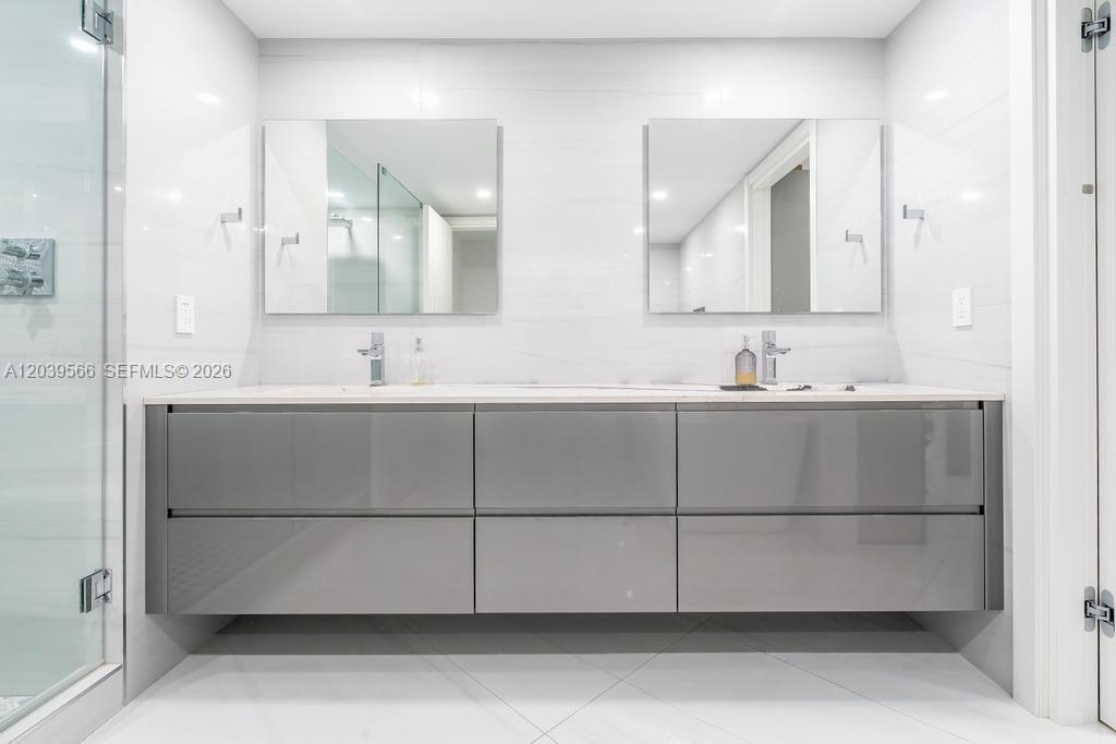 Photo of 19500 Turnberry Way #16B, Aventura, Florida, 33180 -