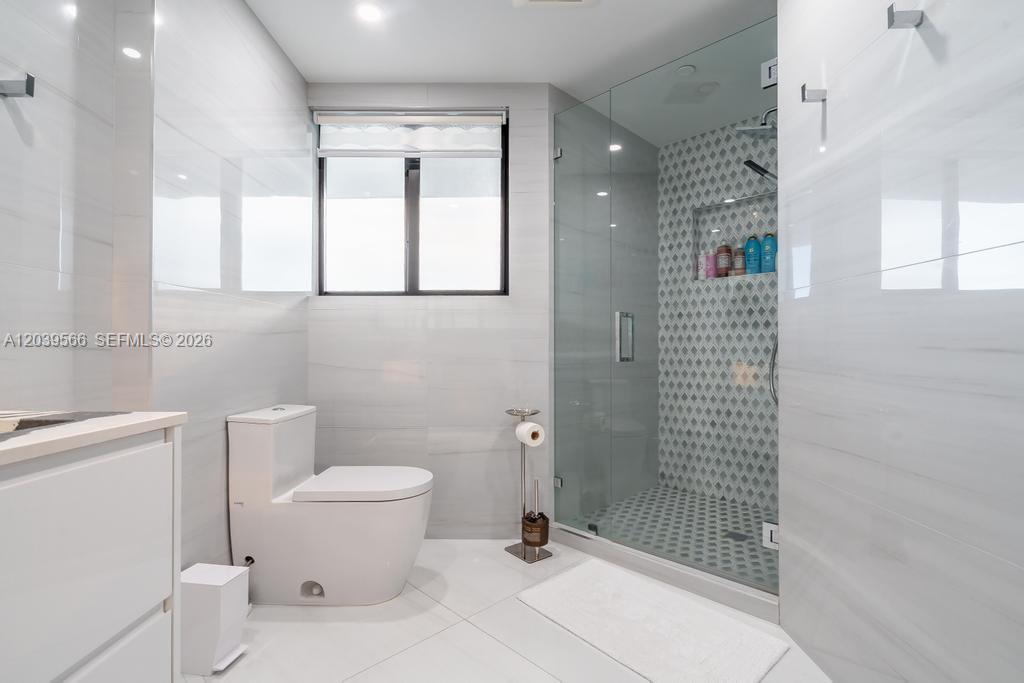 Photo of 19500 Turnberry Way #16B, Aventura, Florida, 33180 -