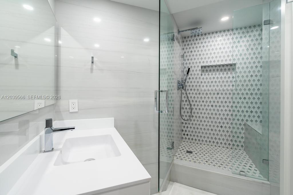 Photo of 19500 Turnberry Way #16B, Aventura, Florida, 33180 -