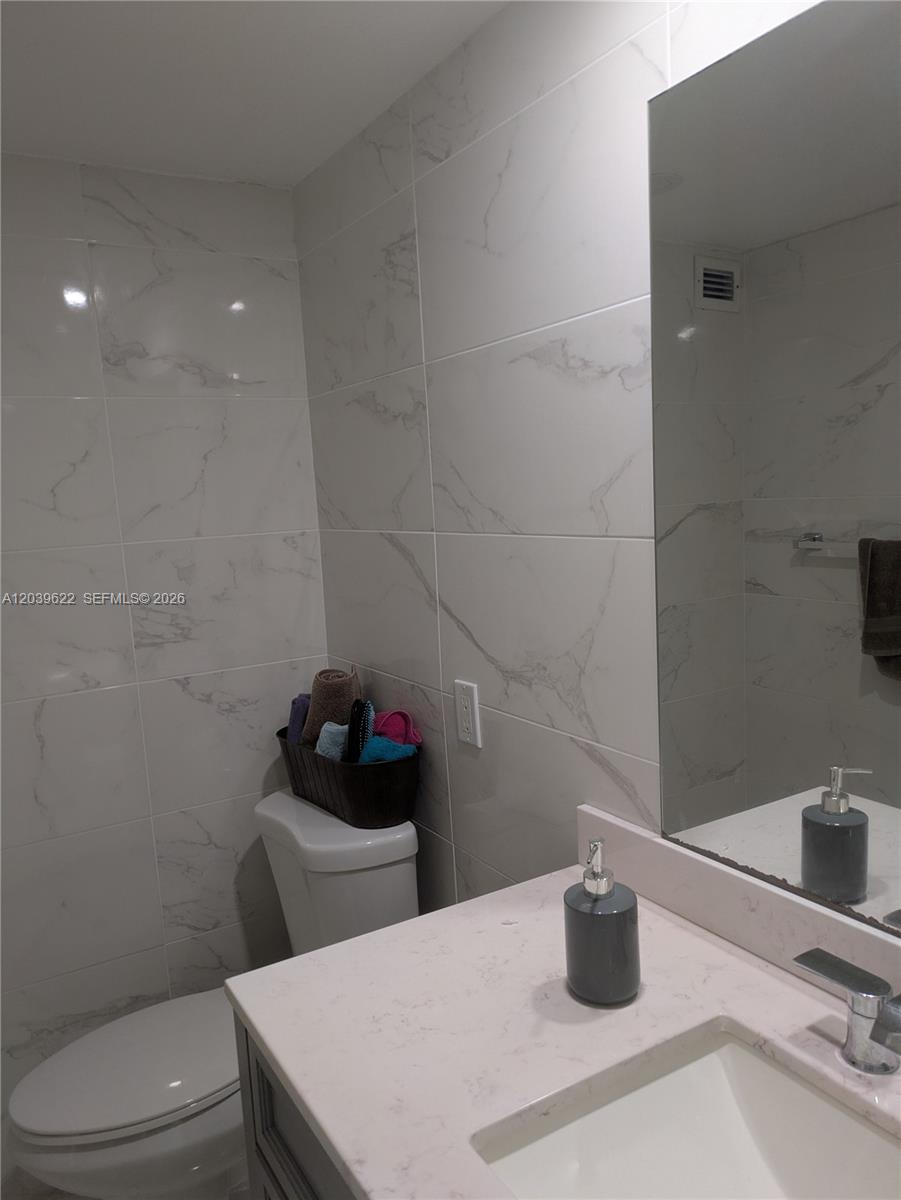 Photo of 1849 Ocean Dr  #1407, Hallandale Beach, Florida, 33009 - 