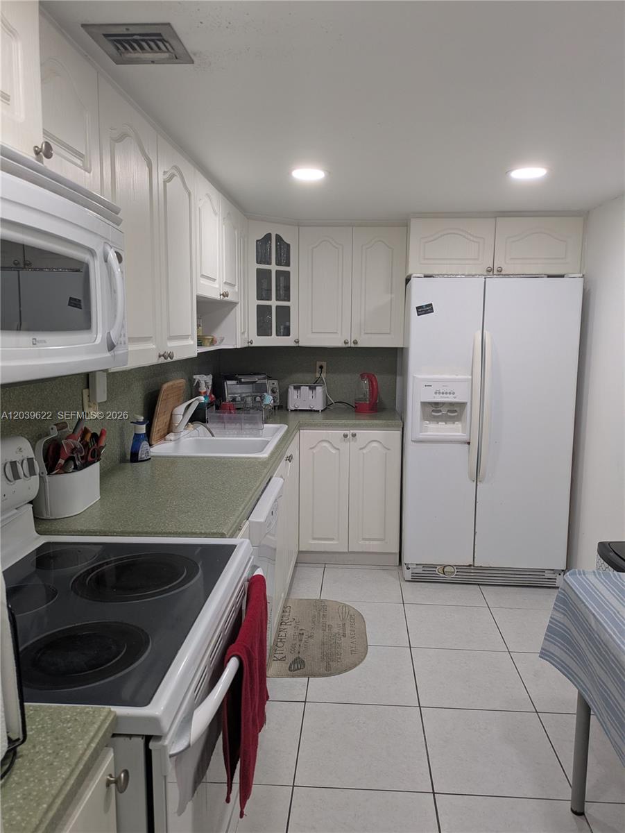 Photo of 1849 Ocean Dr  #1407, Hallandale Beach, Florida, 33009 - 