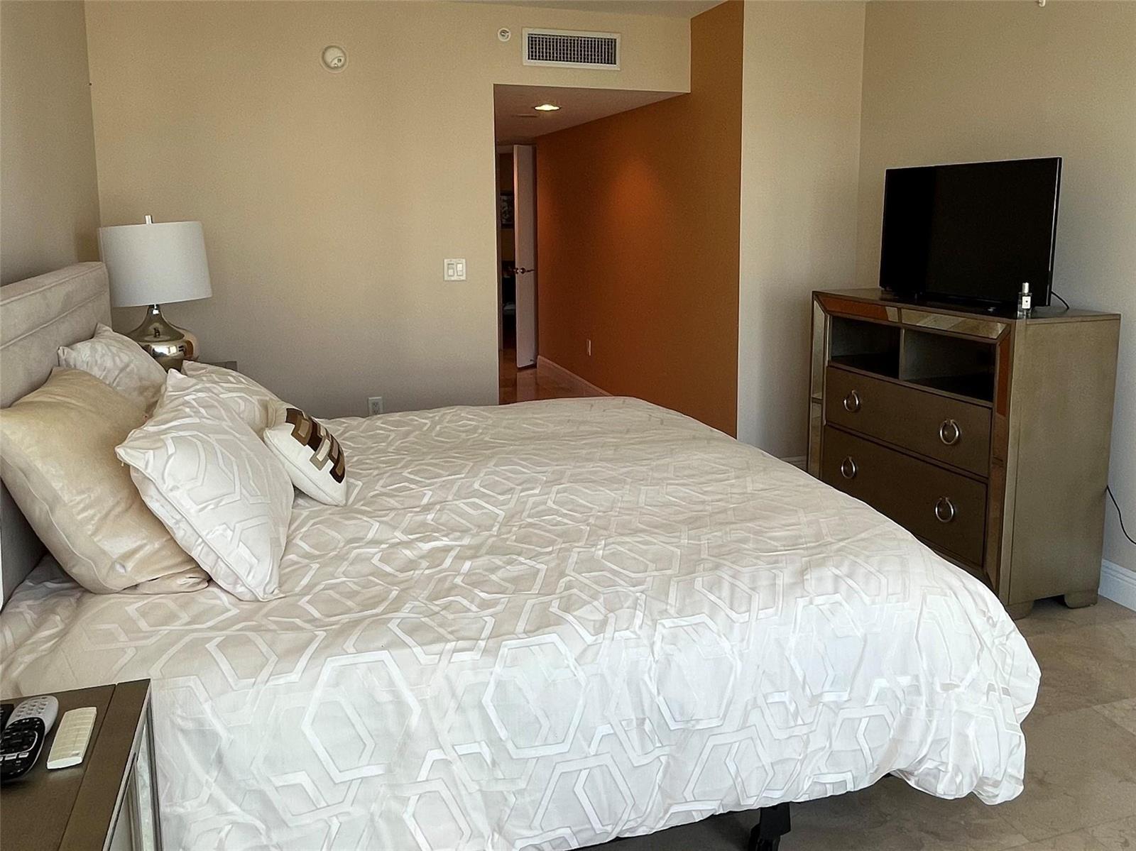 Photo of 16500 Collins  #2052, Sunny Isles Beach, Florida, 33160 - Photo 19
