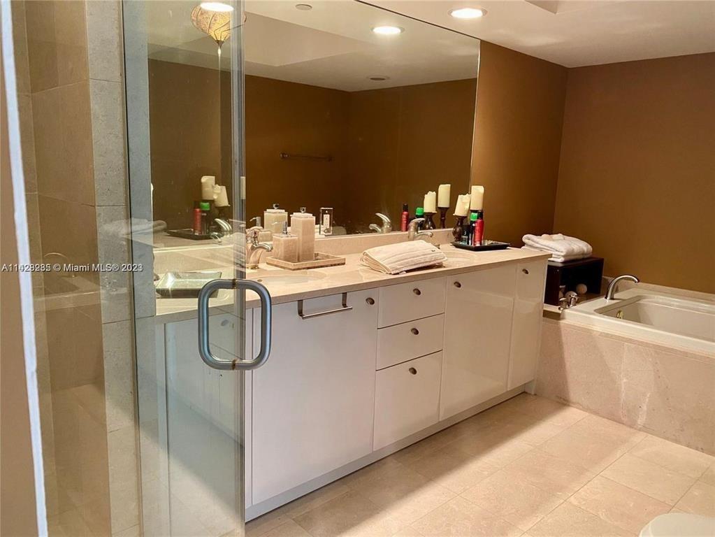 Photo of 16500 Collins  #2052, Sunny Isles Beach, Florida, 33160 - Photo 21