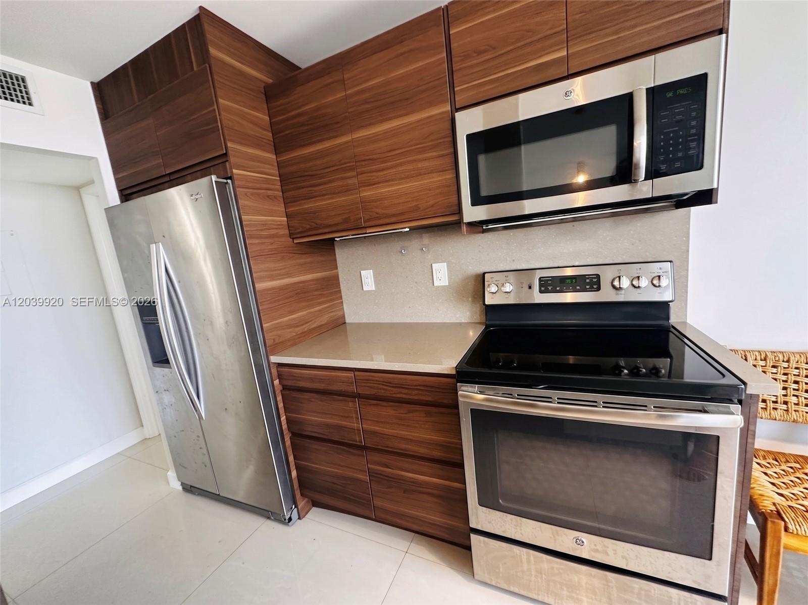 See details 1117 2 / 2 1240 sq. ft. $ 2026-06-25 0 Photo