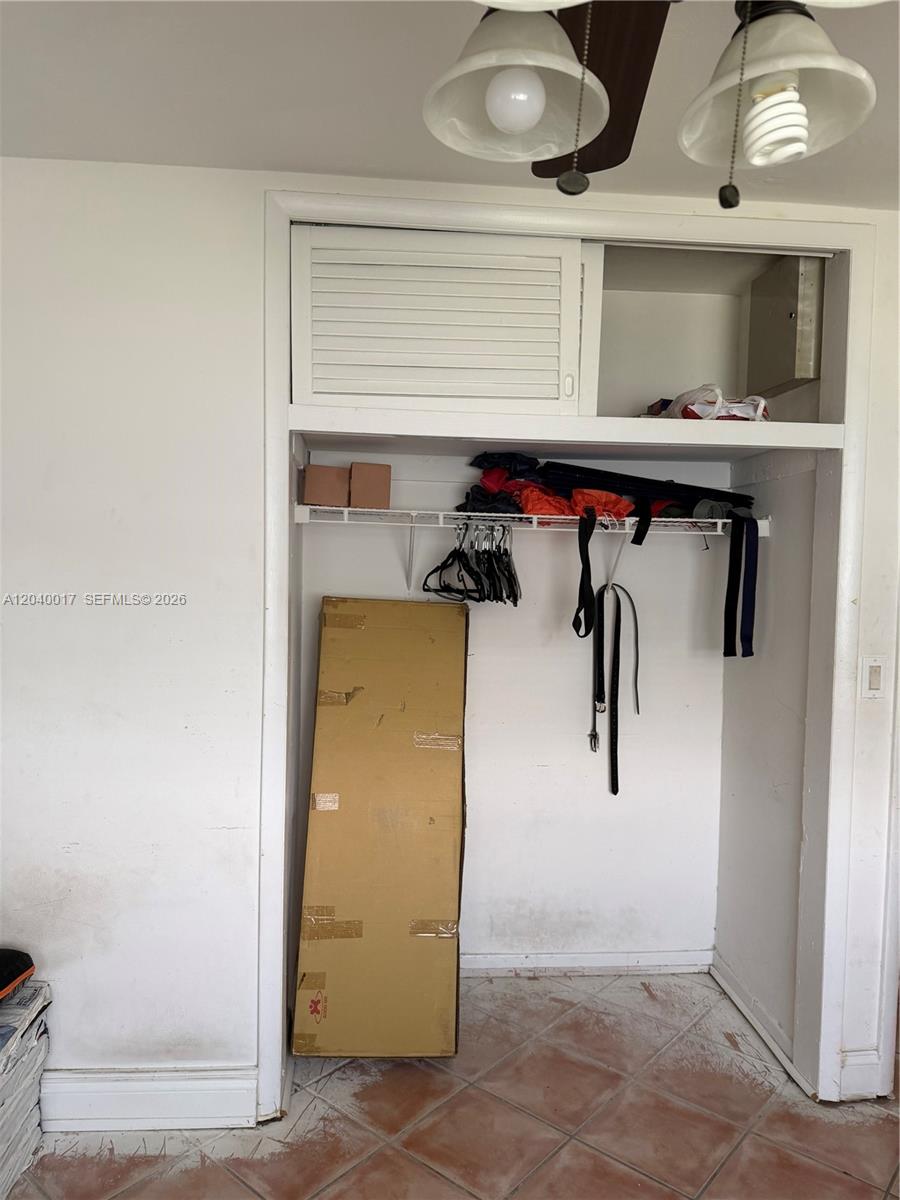 Ver detalles 1800 3 / 2 1350 sq. ft. $ 2026-06-19 0 foto