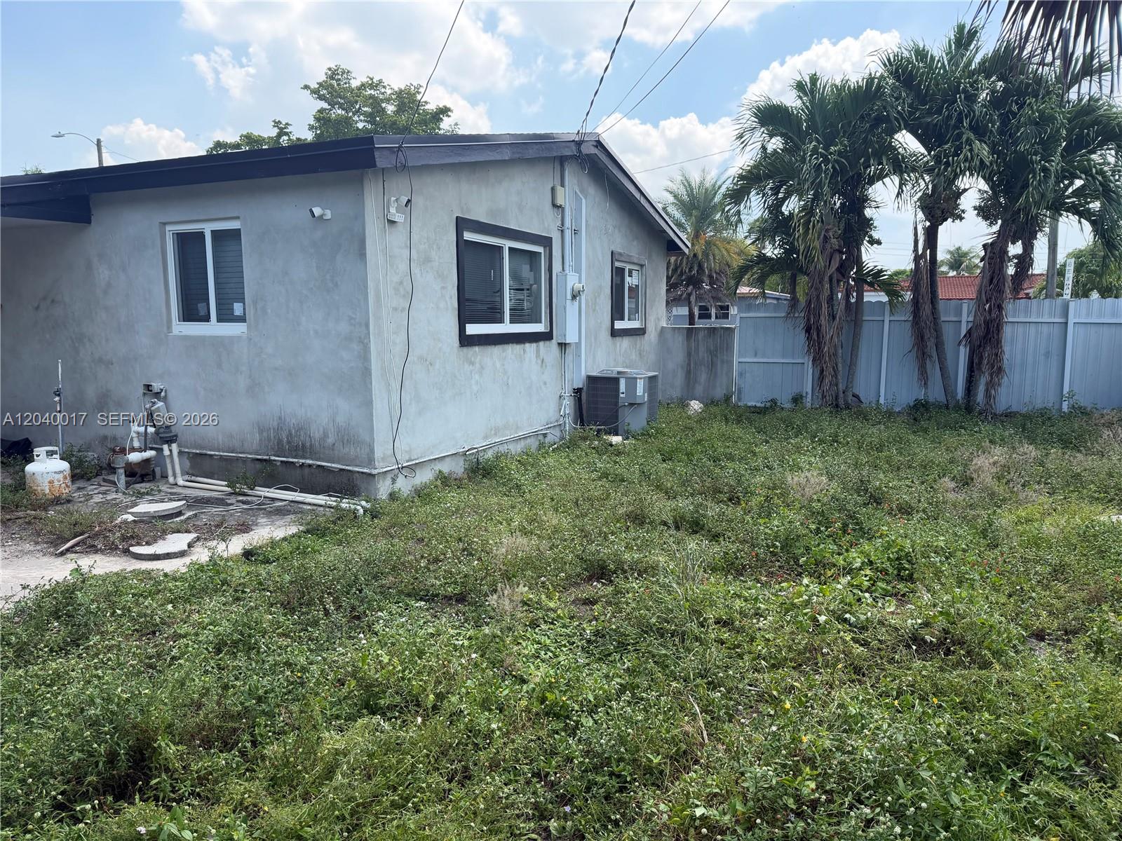 Ver detalles 1800 3 / 2 1350 sq. ft. $ 2026-06-19 0 foto
