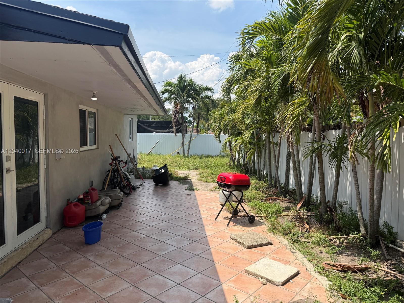 Ver detalles 1800 3 / 2 1350 sq. ft. $ 2026-06-19 0 foto