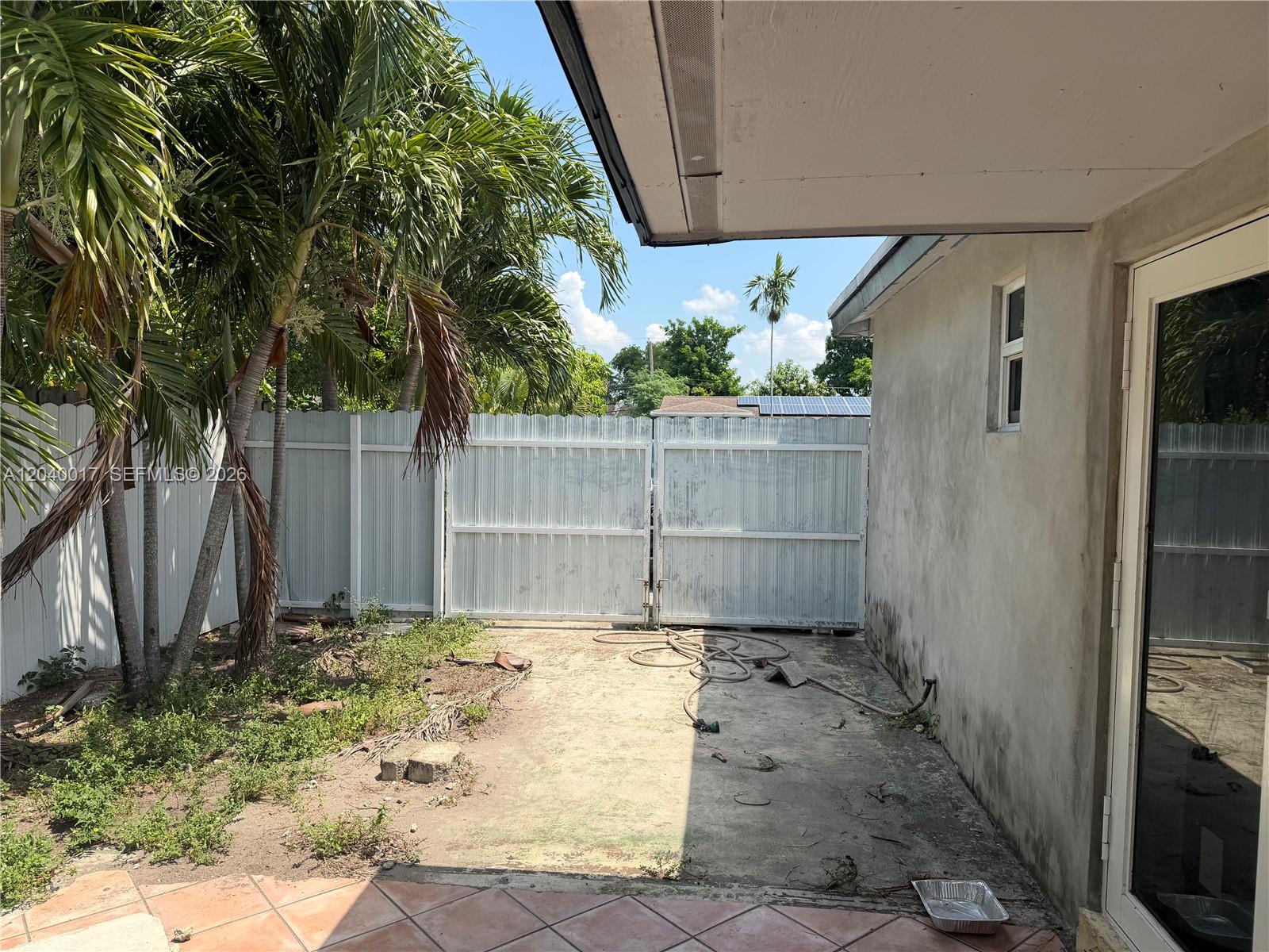 Ver detalles 1800 3 / 2 1350 sq. ft. $ 2026-06-19 0 foto