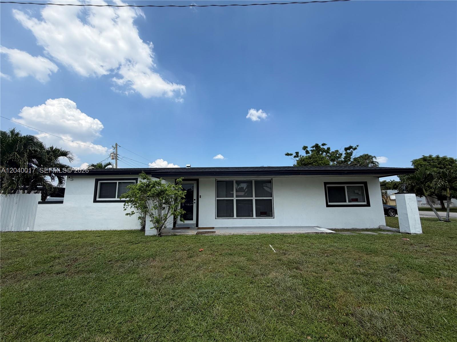 Ver detalles 1800 3 / 2 1350 sq. ft. $ 2026-06-19 0 foto
