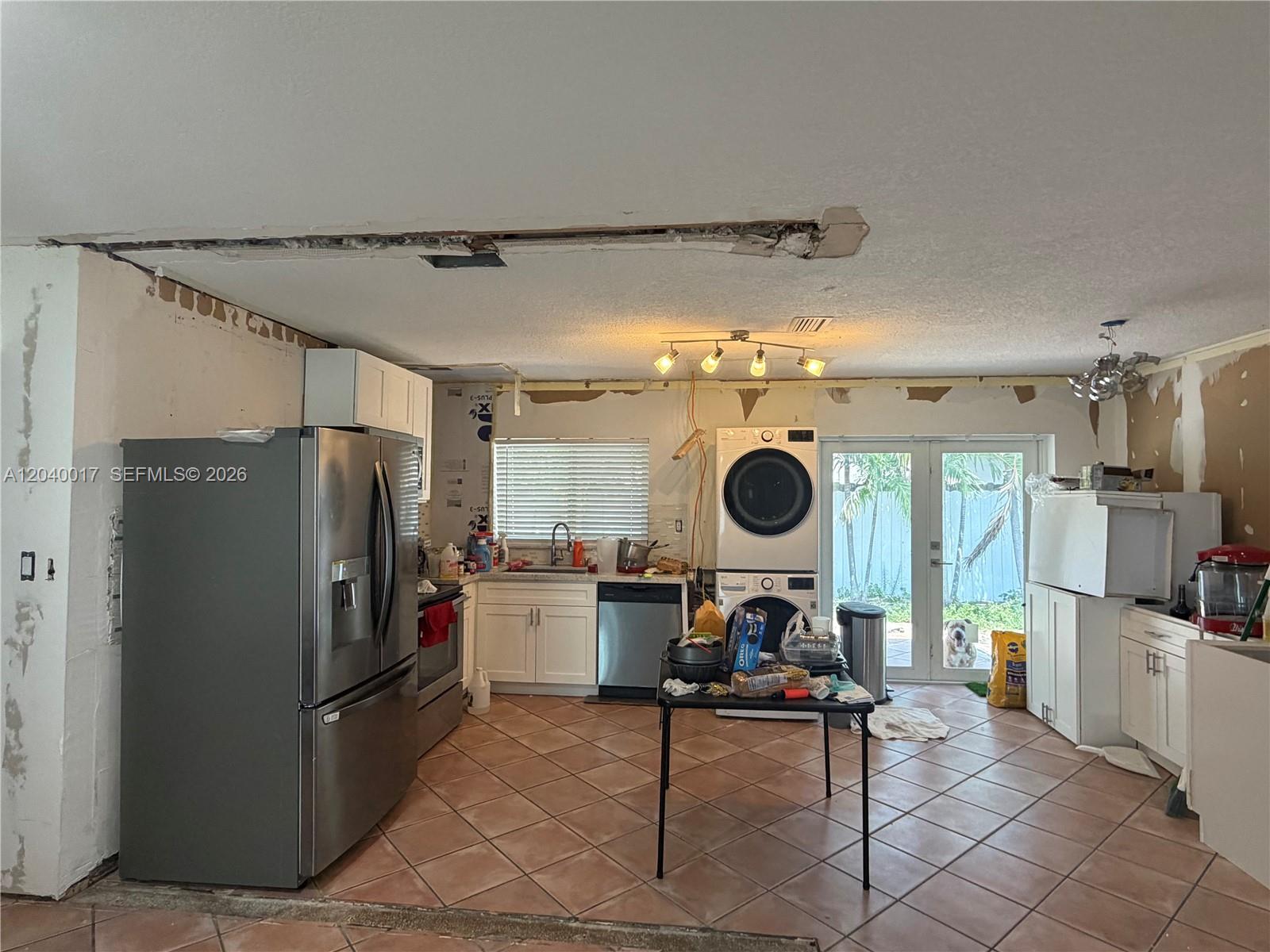 Ver detalles 1800 3 / 2 1350 sq. ft. $ 2026-06-19 0 foto