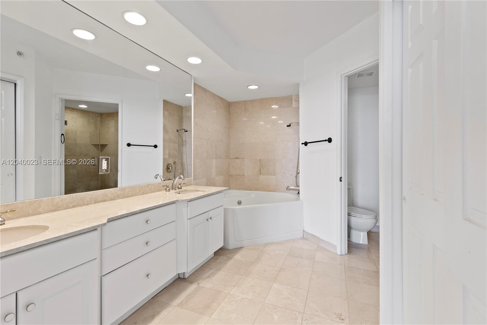 Photo of 3370 Hidden Bay Dr  #602, Aventura, Florida, 33180 - 