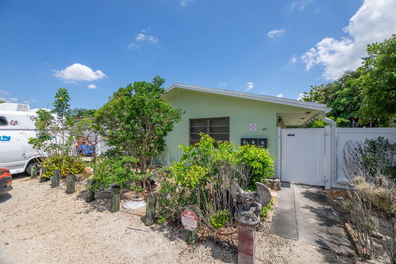 See details 1-3 / 0 1590 sq. ft. $ 2026-08-19 0 Photo