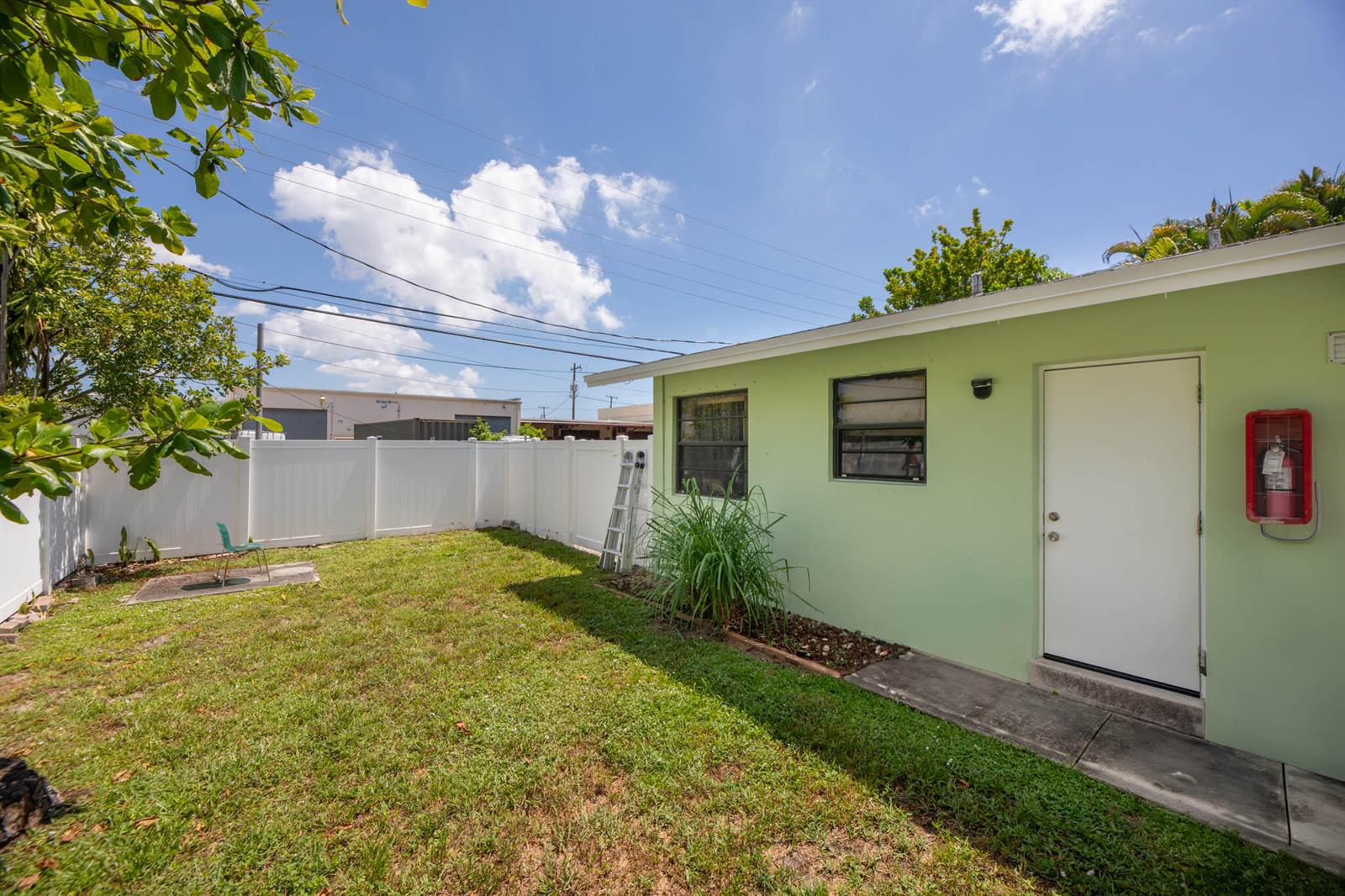 See details 1-3 / 0 1590 sq. ft. $ 2026-08-19 0 Photo