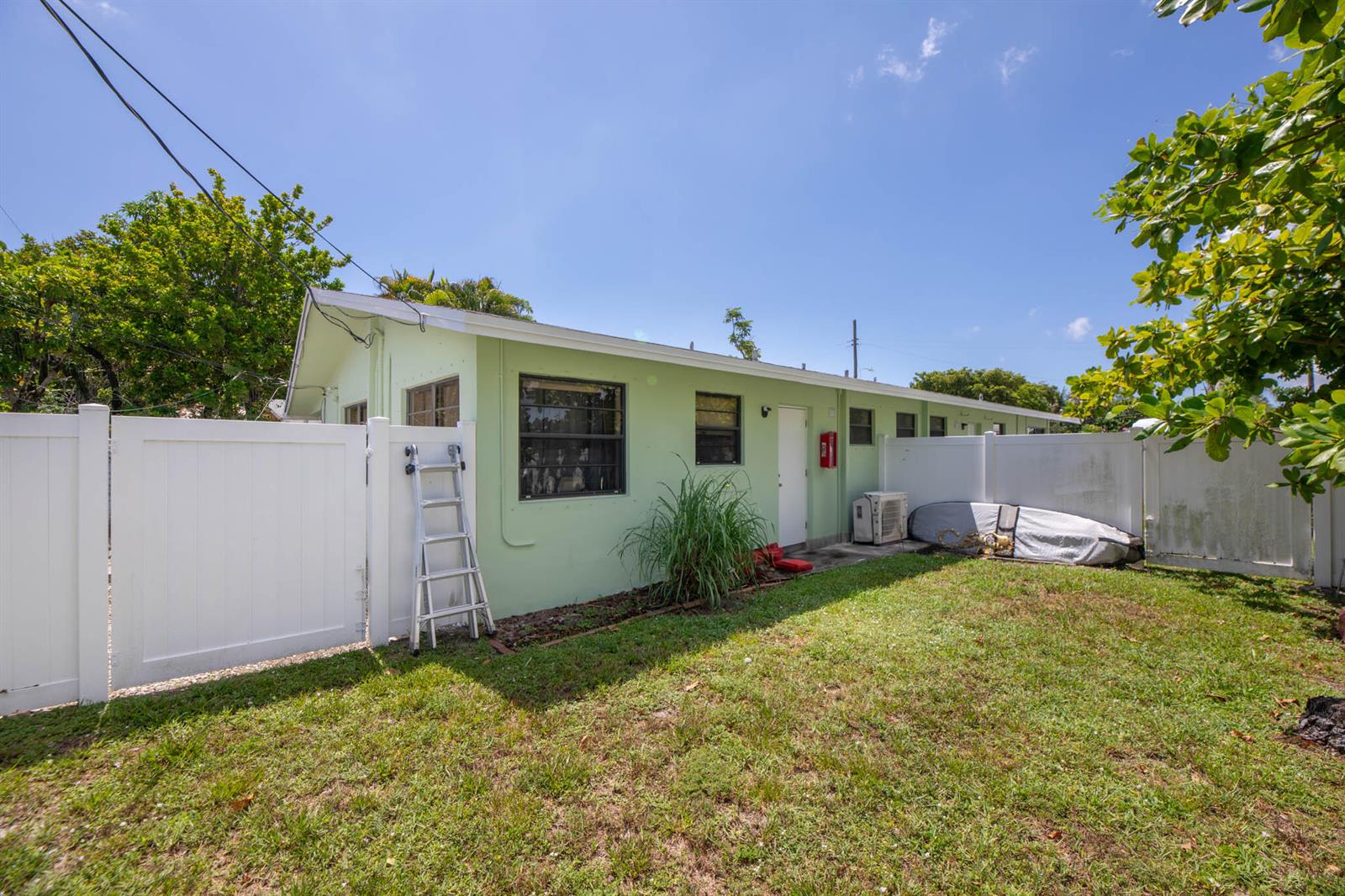 See details 1-3 / 0 1590 sq. ft. $ 2026-08-19 0 Photo