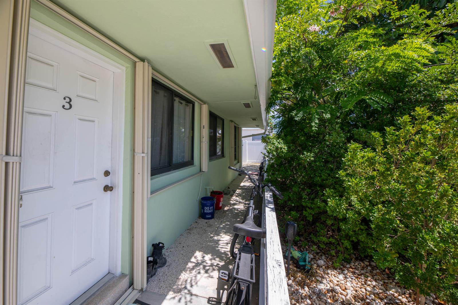 See details 1-3 / 0 1590 sq. ft. $ 2026-08-19 0 Photo