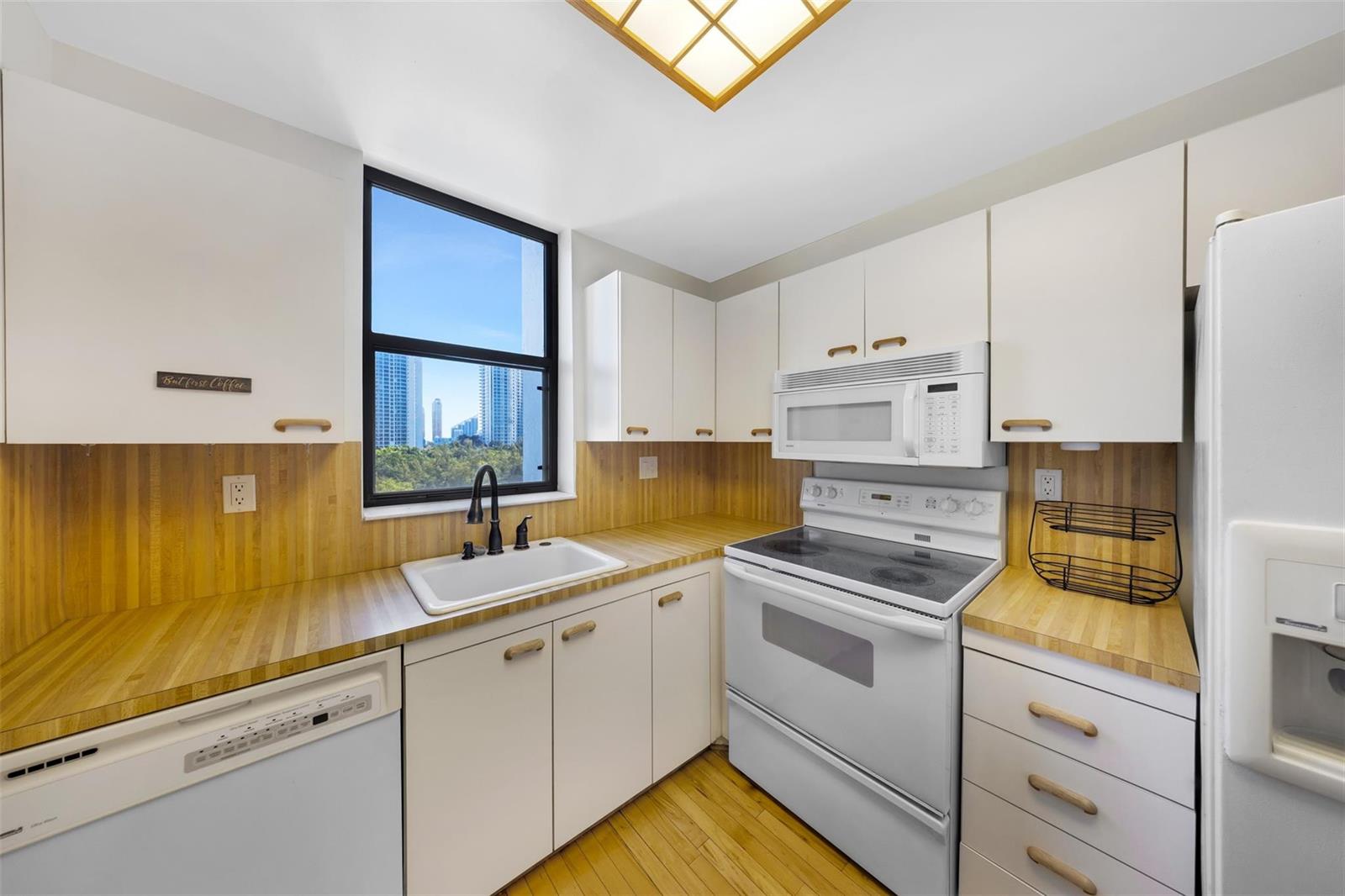 Photo of 18181 31st  #804, Aventura, Florida, 33160 - Photo 13