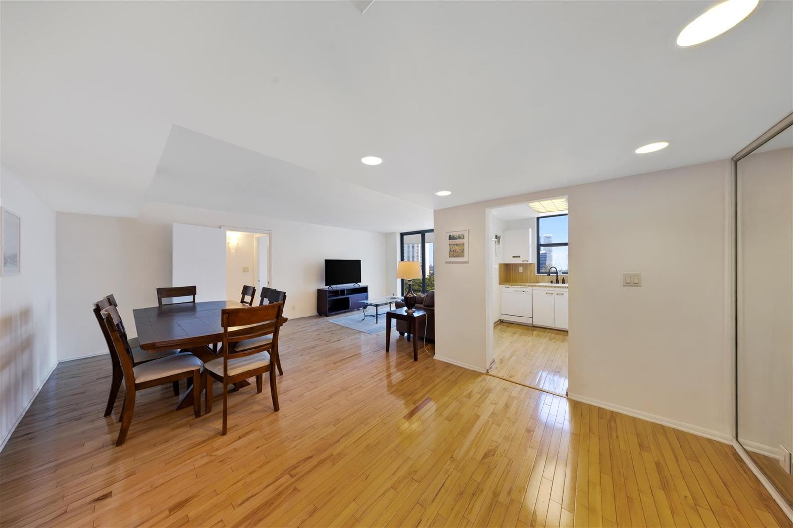 Photo of 18181 31st  #804, Aventura, Florida, 33160 - Photo 2