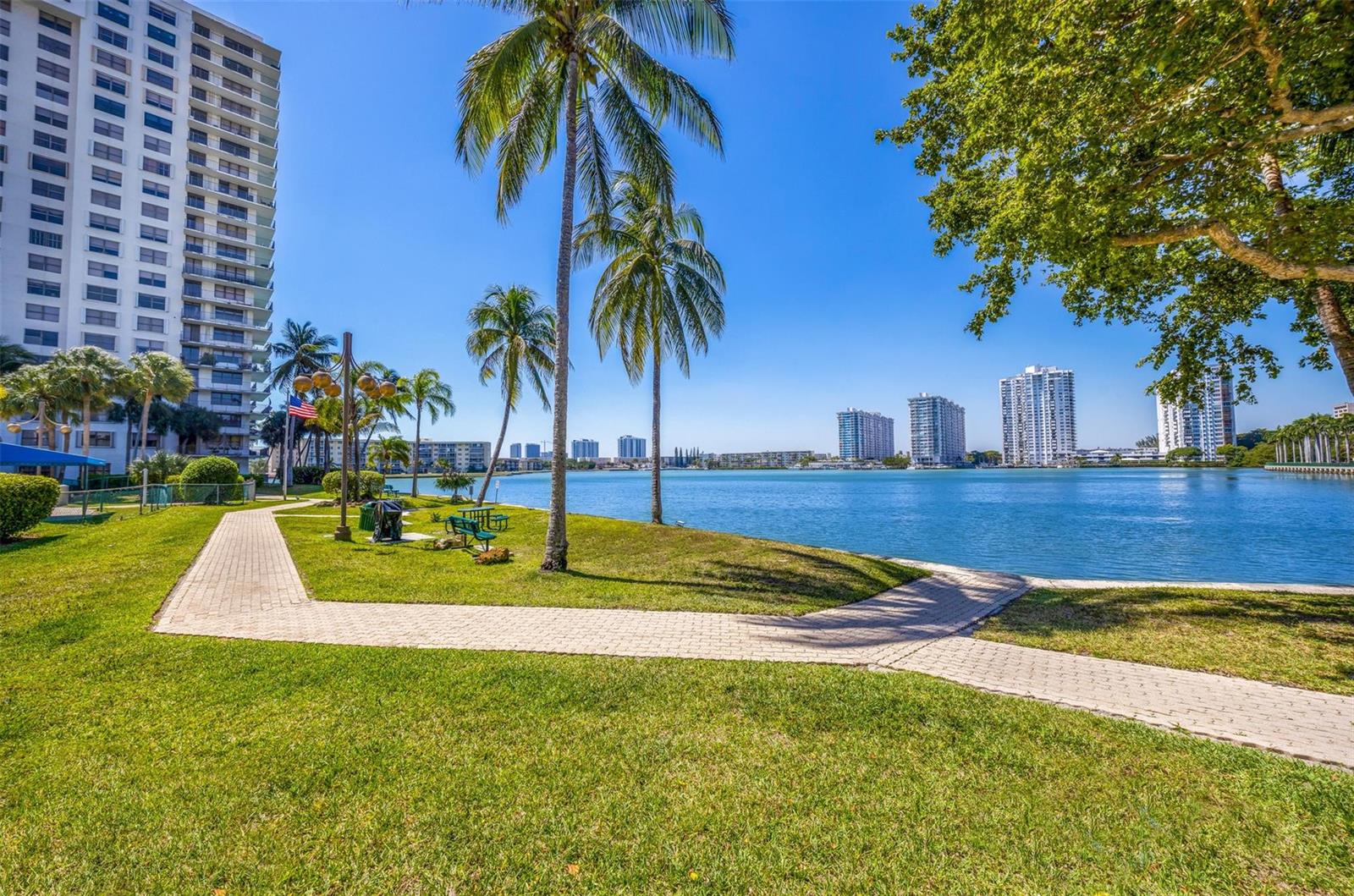 Photo of 18181 31st  #804, Aventura, Florida, 33160 - Photo 33