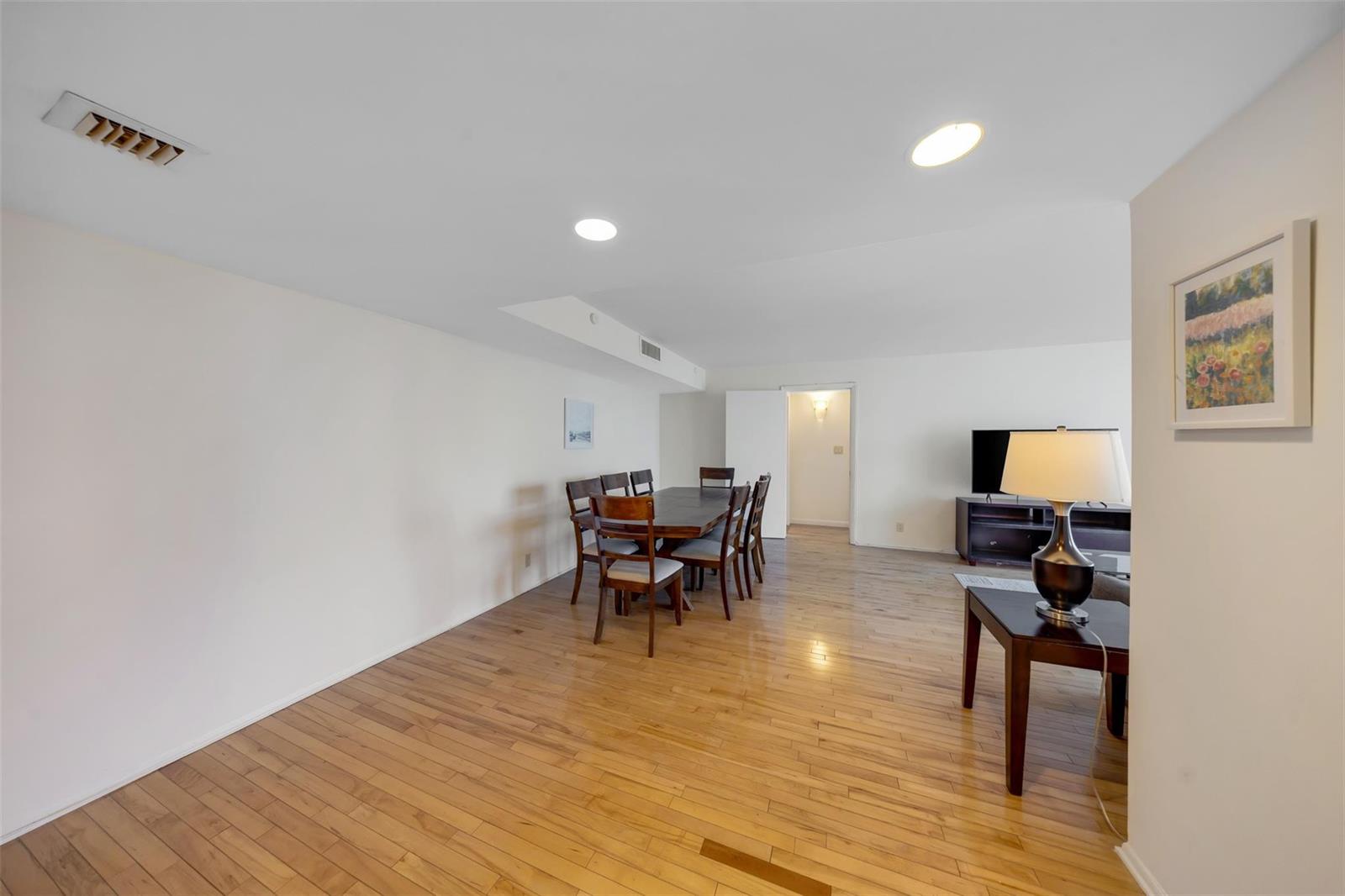 Photo of 18181 31st  #804, Aventura, Florida, 33160 - Photo 4
