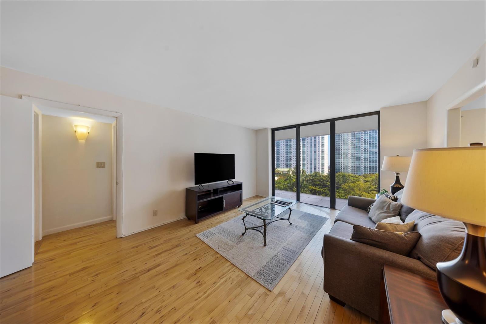 Photo of 18181 31st  #804, Aventura, Florida, 33160 - Photo 5