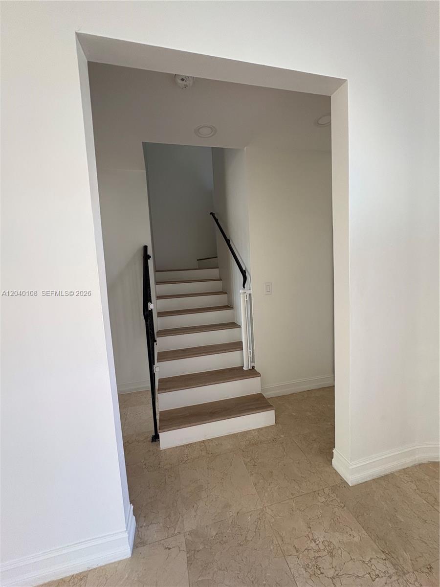 Photo of 18410 30th Ave  (18410), Aventura, Florida, 33160 - 
