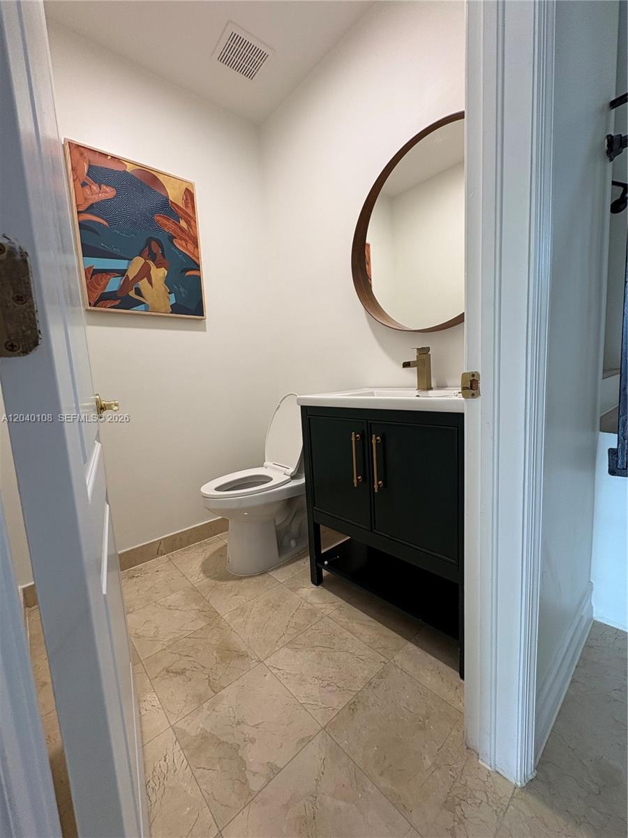 Photo of 18410 30th Ave  (18410), Aventura, Florida, 33160 - 