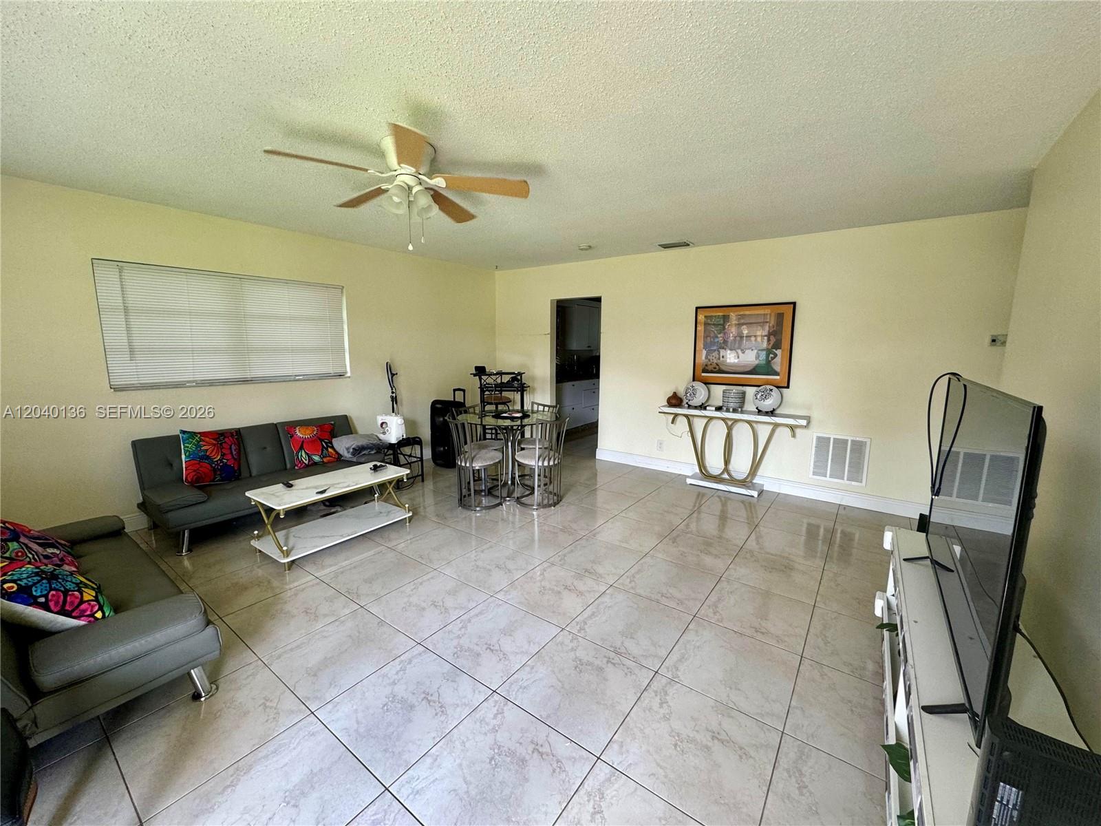 Ver detalles / 2273 sq. ft. $ 2026-06-19 0 foto