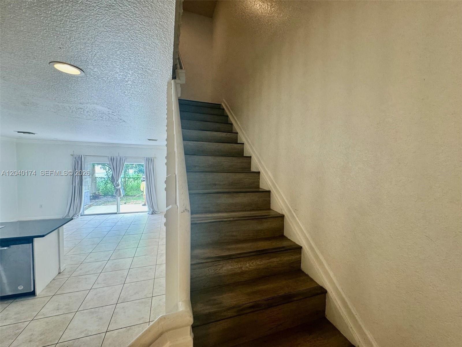   /   sq. ft. $ 2026-06-19 0 foto