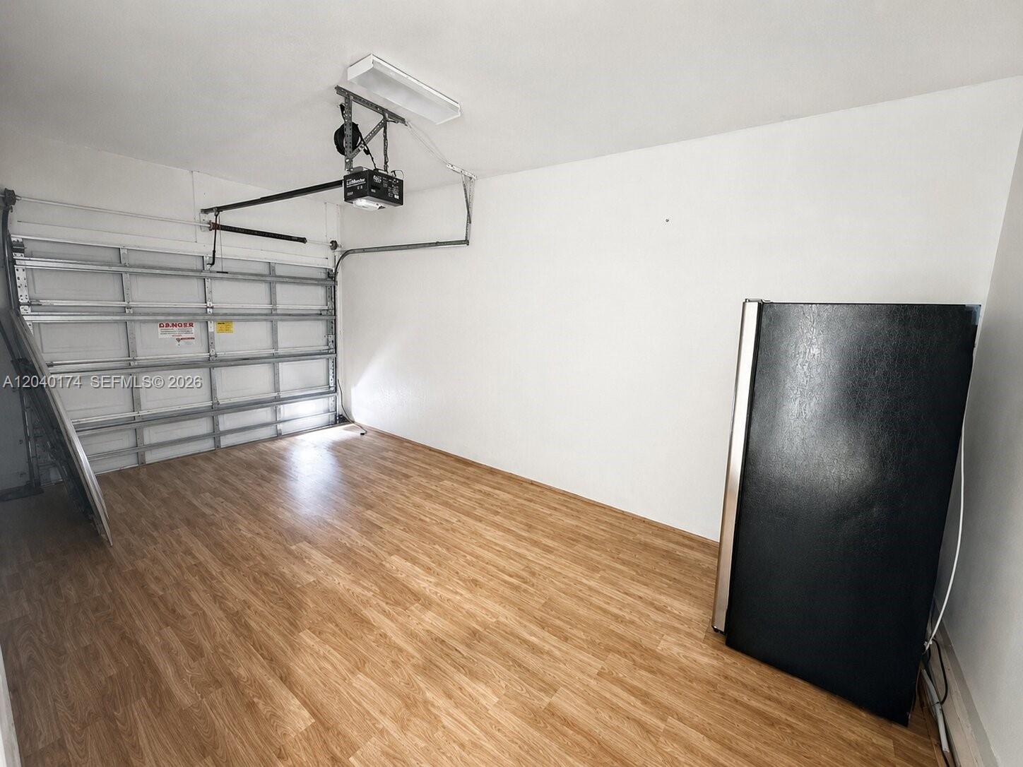   /   sq. ft. $ 2026-06-19 0 foto