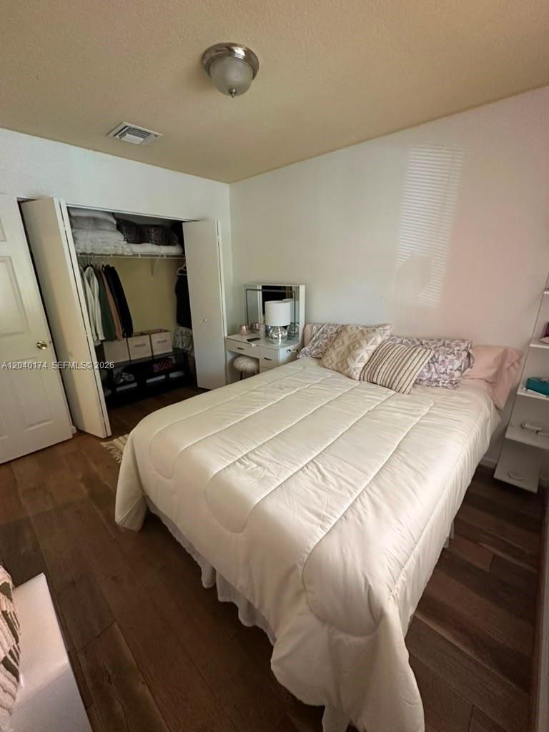   /   sq. ft. $ 2026-06-19 0 foto