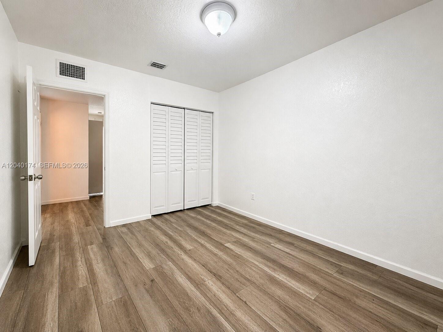   /   sq. ft. $ 2026-06-19 0 foto