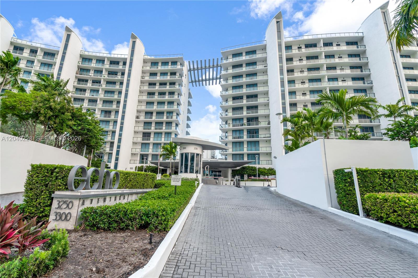 Photo of 3300 188th St  #318, Aventura, Florida, 33180 - 
