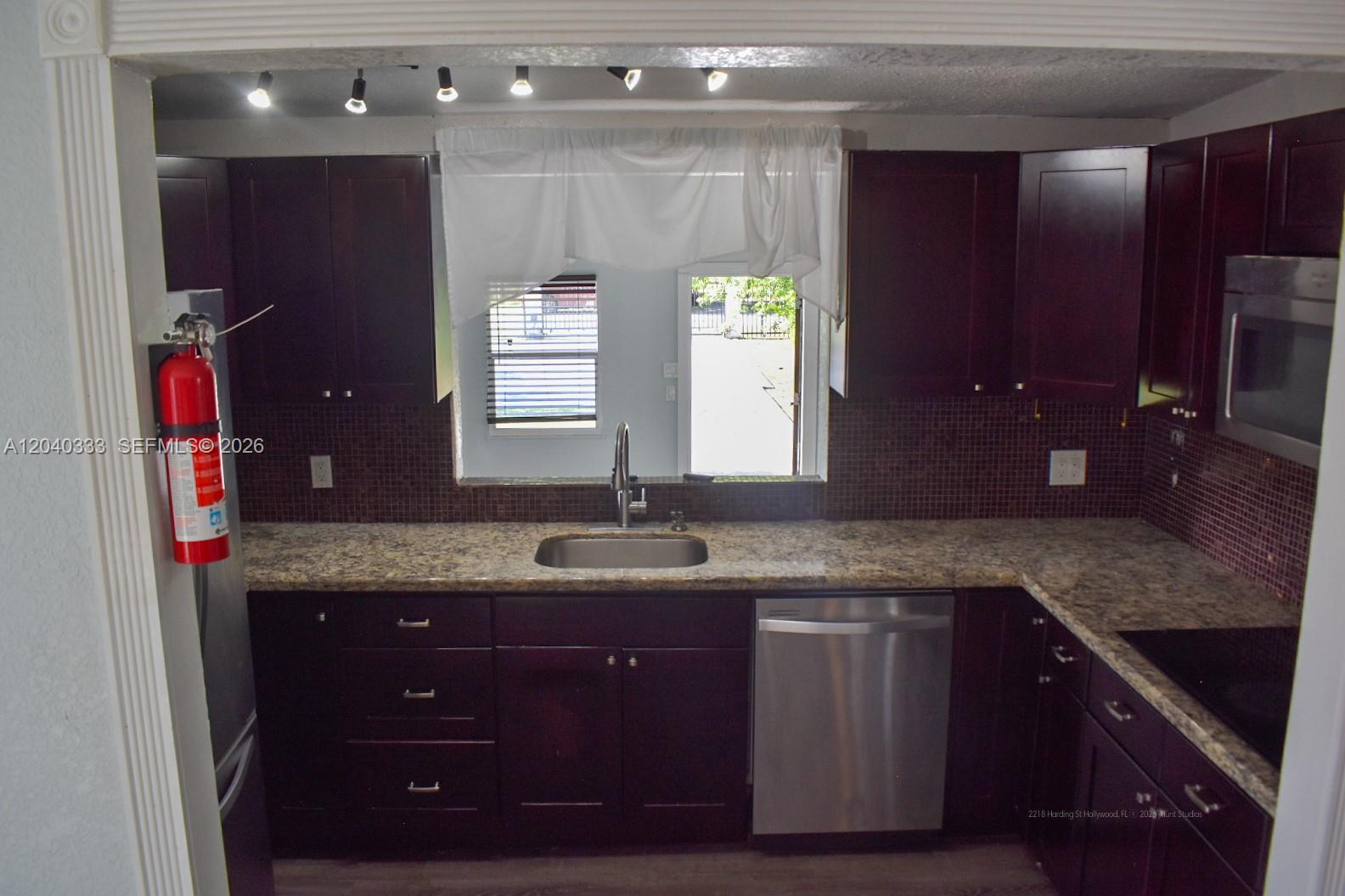 2218 2 / 1 960 sq. ft. $ 2026-06-19 0 Photo