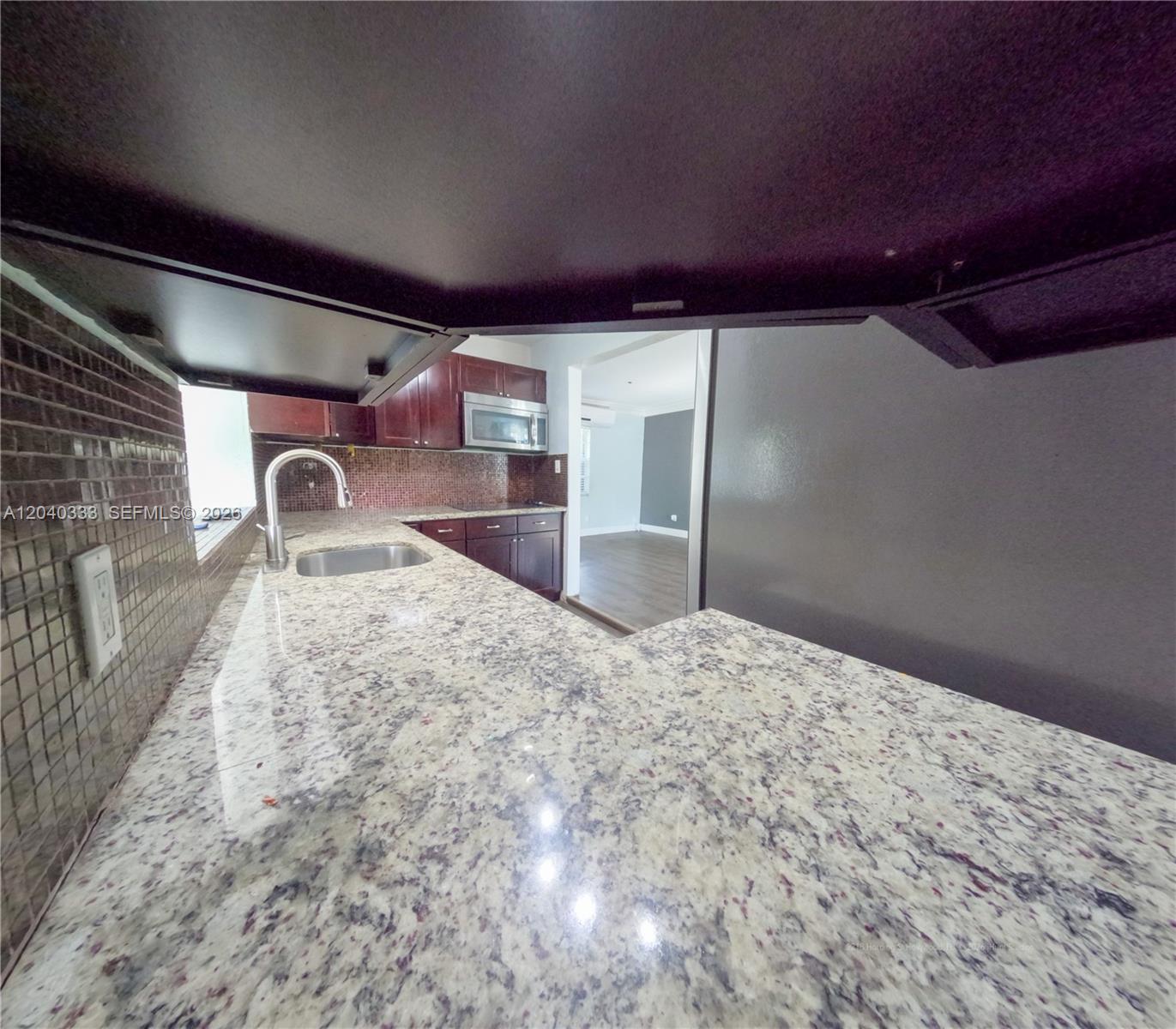 2218 2 / 1 960 sq. ft. $ 2026-06-19 0 Photo