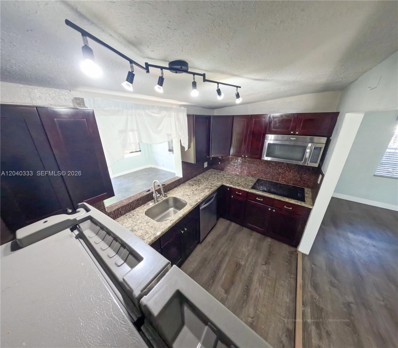2218 2 / 1 960 sq. ft. $ 2026-06-19 0 Photo