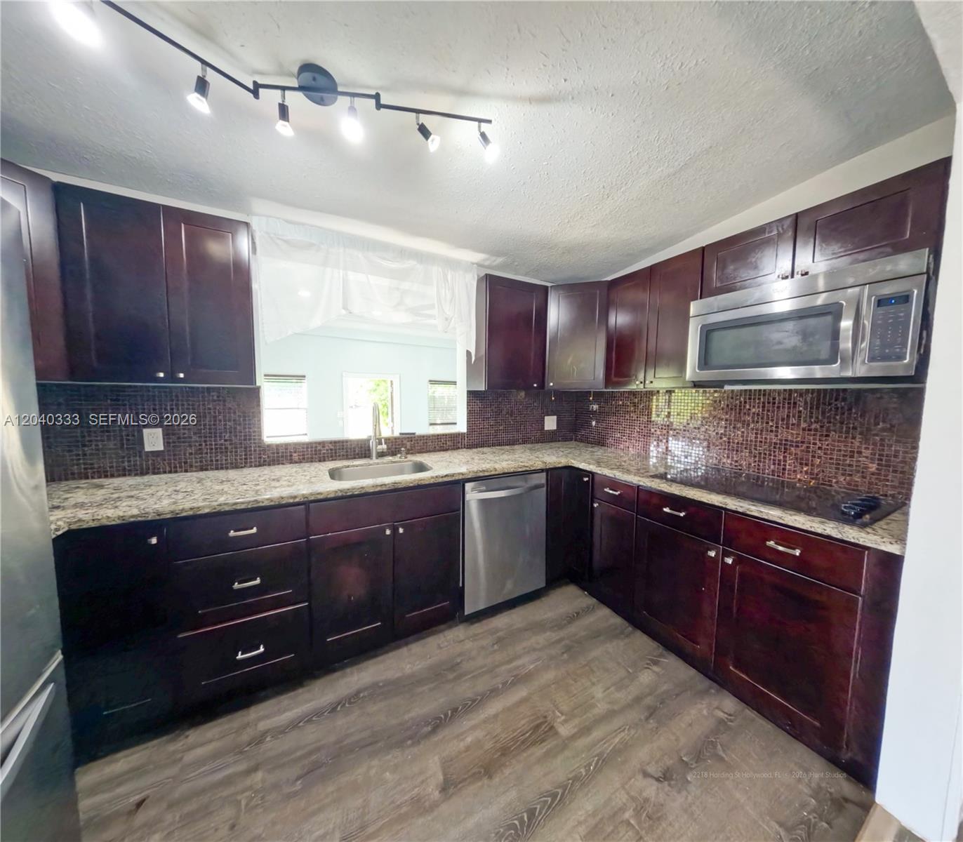 2218 2 / 1 960 sq. ft. $ 2026-06-19 0 Photo