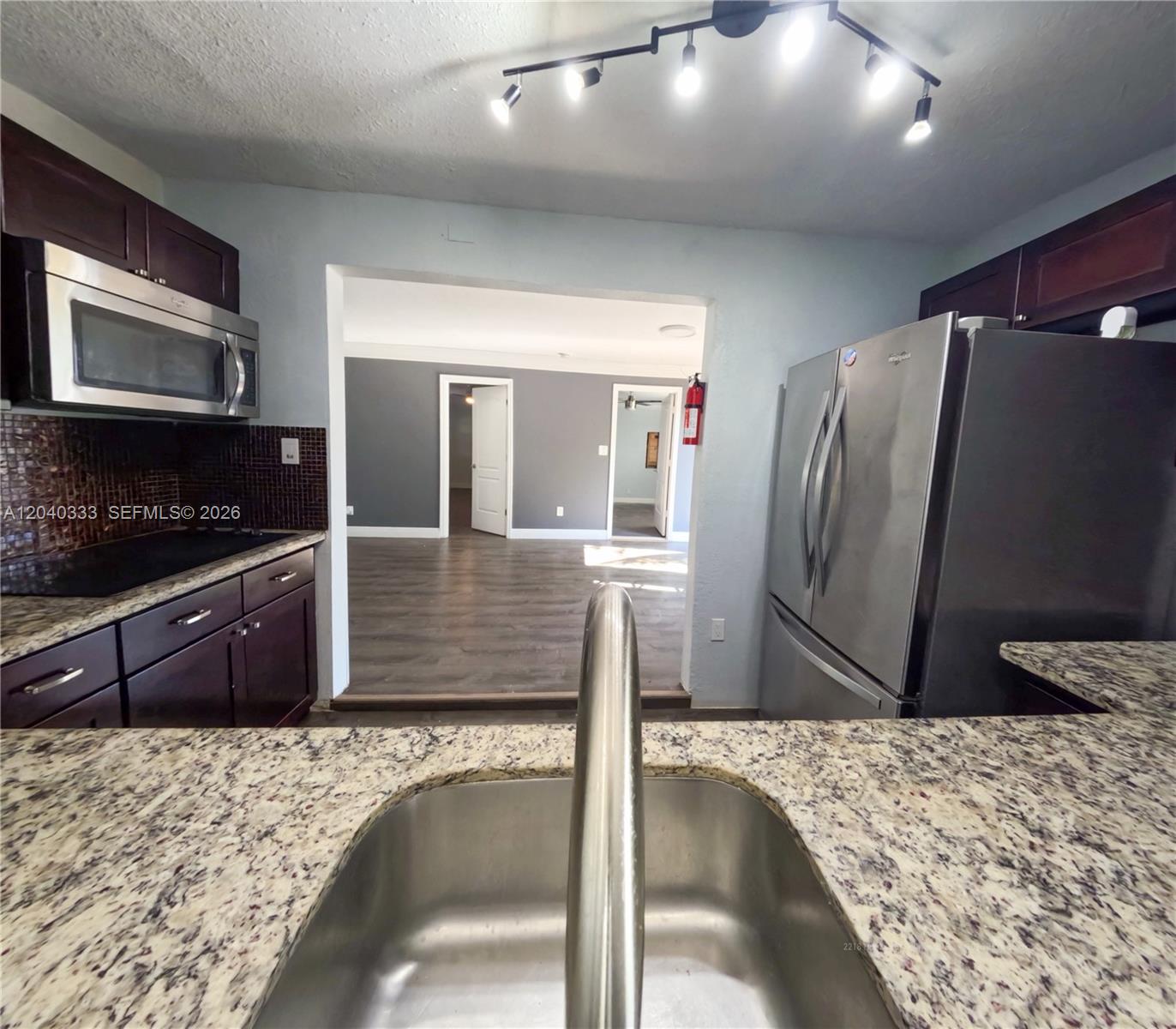 2218 2 / 1 960 sq. ft. $ 2026-06-19 0 Photo