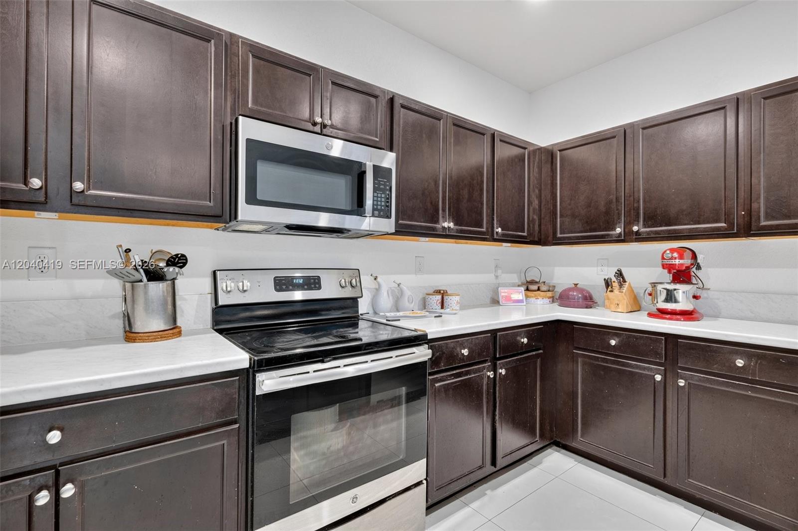 Ver detalles 11418 3 / 3 1659 sq. ft. $ 2026-06-20 0 foto