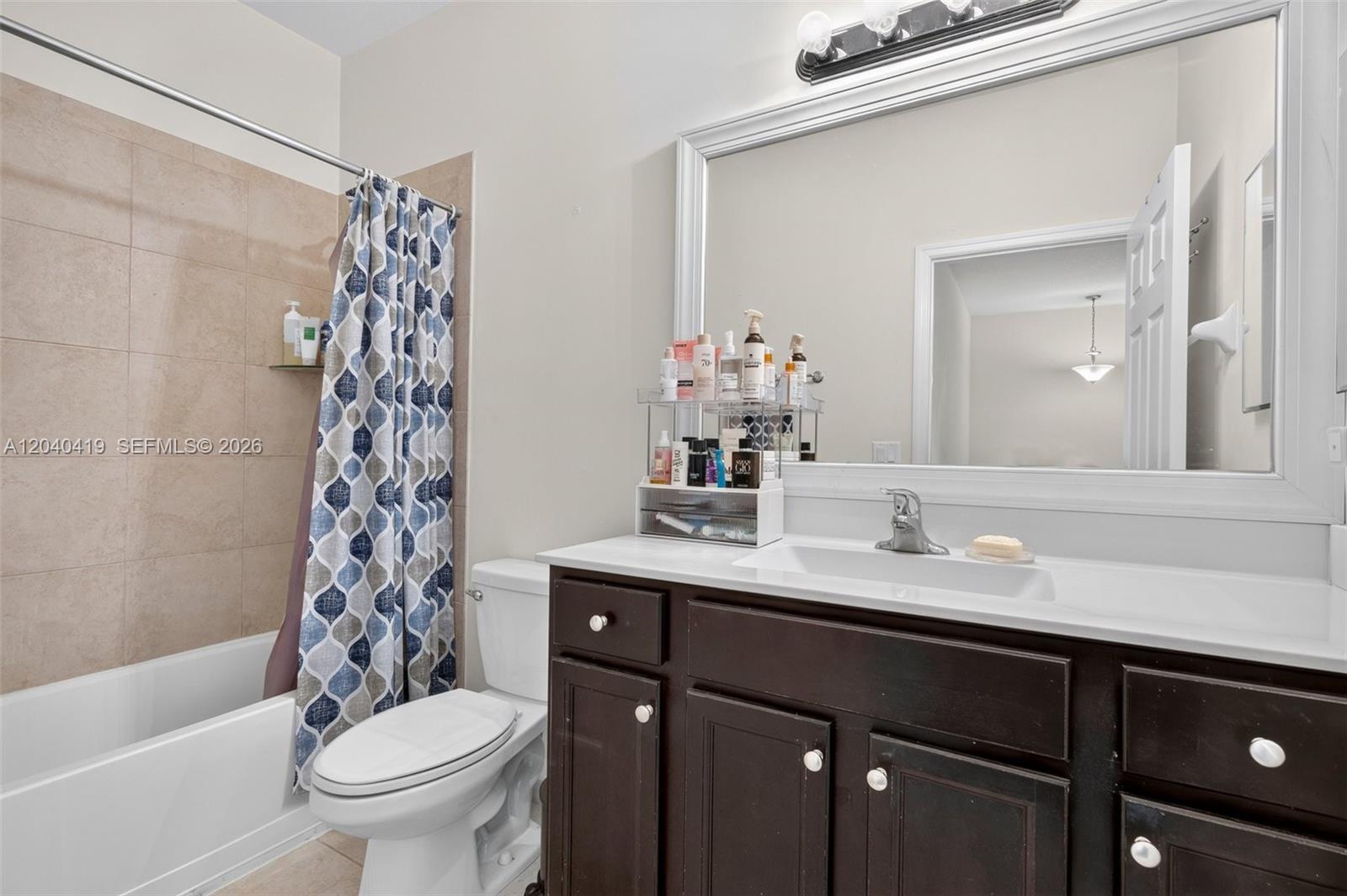 Ver detalles 11418 3 / 3 1659 sq. ft. $ 2026-06-20 0 foto