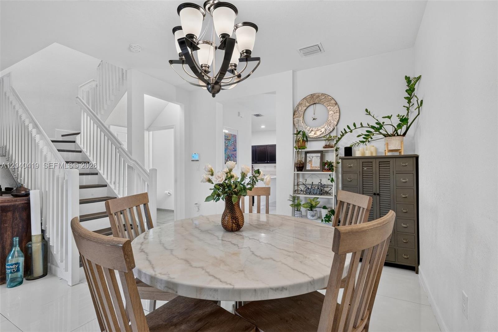 Ver detalles 11418 3 / 3 1659 sq. ft. $ 2026-06-20 0 foto